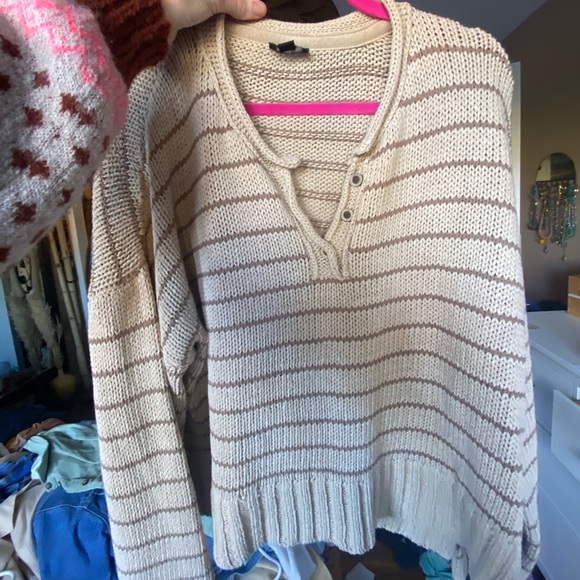 Stitch & Feather - Lumiere brand comfy sweater - Picture 2 of 2